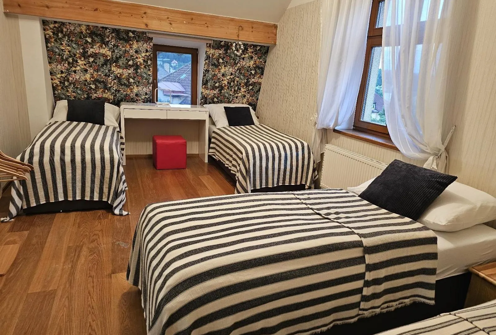 Villa Prague - Wellness, Pool, Jacuzzi, Sauna, Garden, Terraces