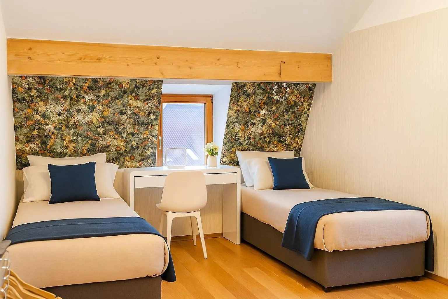 Villa Prague - Wellness, Pool, Jacuzzi, Sauna, Garden, Terraces 0*,  Czechy